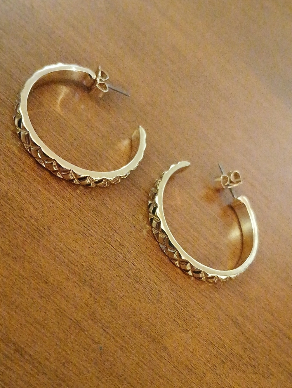 Vintage 80s Avon NRT Signed Gold Tone Hoop Earrings - Women's Fashion Jewelry 1"